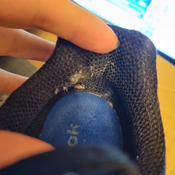 Reebok Ayakkabı Jilet Gibi Kesti
