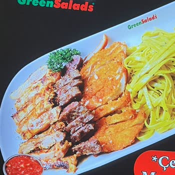 Green Salads Porsiyonun Küçüklüğü Fotoğraftan Farklı