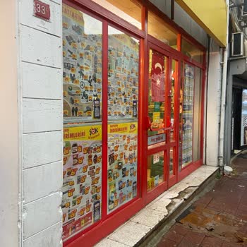 Şok Marketler Personelinin Çocukları Dövmesi