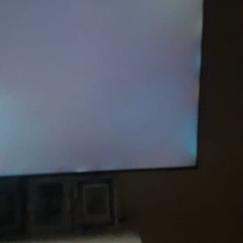 Sunny Televizyon Işık Sızması