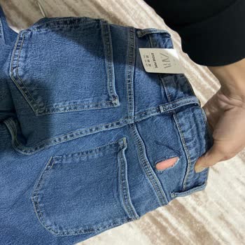 Zara Pantolonda Koskoca Yırtık Var!