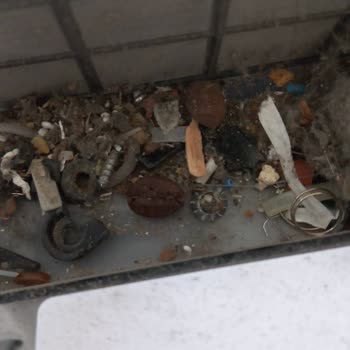 Arçelik Sağ Olsun Bize Çöpünü Göndermiş!