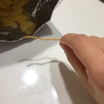 A-101 Samba Cips İçinden Bir Şey Çıkıyor