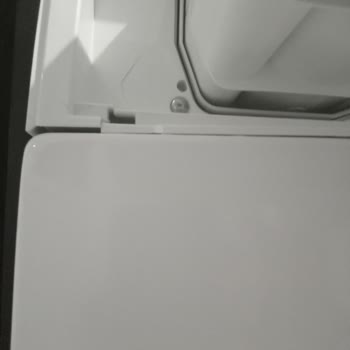 Electrolux Çamaşır Makinesinin De Çatlak Var Kimse İlgilenmiyor