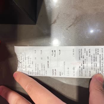Salon Burger Yere Düşen Nuggetı Pişirmek