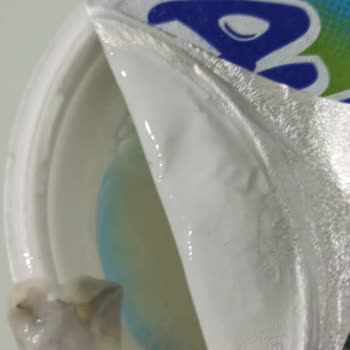 Sütaş Ayrandan Çıkan Siyah Ve Küflü Madde