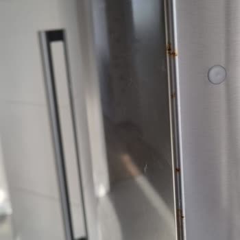 Siemens Buzdolabında Pas Ve Solma Sorunu