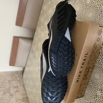 Nike Mağaza Yetkililerinin Sorunlu Olan Ürünle İlgilenmemesi