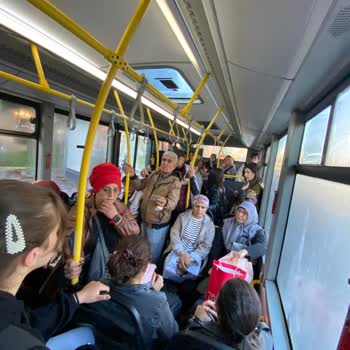 Manisa Büyükşehir Belediyesi 6numaralı Otobüs Ve Şoförlerin Saygısızlığı