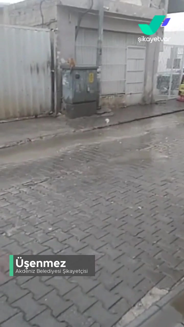 Akdeniz Belediyesi Yapılamamış Yolun Çevreye Ve İş Yerlerine Zararı videonun kapak resmi
