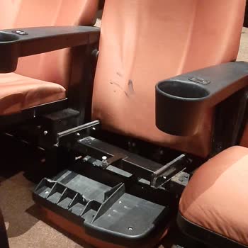 Paribu Cineverse Koltuklar Kırık