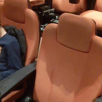 Paribu Cineverse Koltuklar Kırık