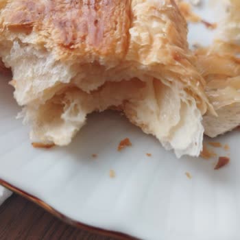 Migros Tan Alınan Börek İçinden Kıl Çıkması