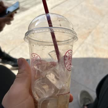Kahve Dünyası Kahvemin İçinde Kahveden Çok Buz Vardı