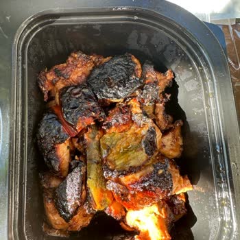 Tavuk Dünyası Yanmış Yemek Gelmesi
