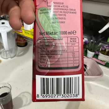 Jucy Meyve Nektarı Kutusu İçindekiler