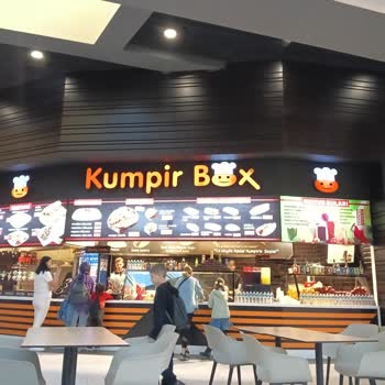 Marmara Forum Kumpir Box Personelinin Kendini Bilmez Davranışları