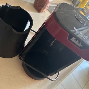 Fakir Ev Aletleri Kahve Makinesi Kendi Kendine Çalıştı Ve Yandı