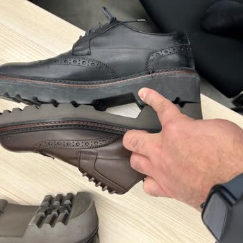 Derimod'un Standart Olmayan Ürünü