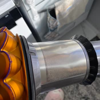 Dyson V15 Haznede Yamulma