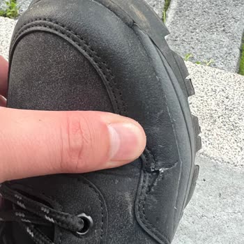 FLO Ayakkabı Ayakkabı 20 Günde Çöp Oldu