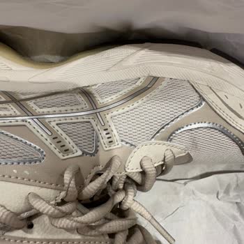 Sneaks Up Ve Asics Ayakkabı