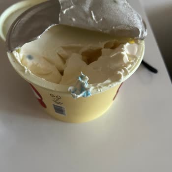 A101 Krem Peynirin İçinden Plastik Parçası Çıktı