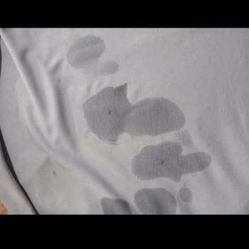 Bilge Turan Güzellik Salonu ve Kuaför Saçımı Yapamadı Artı Kıyafetimi Boyadı