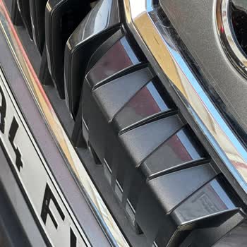 Skoda Karoq Ön Panjur Boya Kabarması