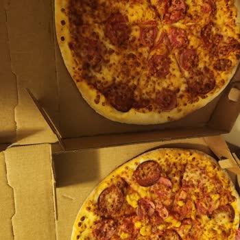 Domino's Pizza Pizzanın İçinde Olması Gereken Malzeme Yok