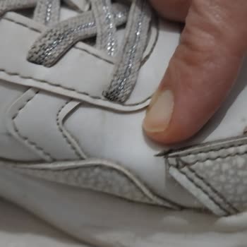 Kinetix Spor Ayakkabısı 2 Ayda Yırtıldı Değişim Yapılmıyor.