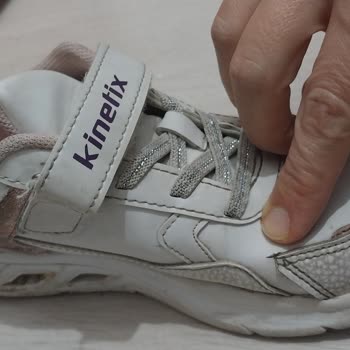 Kinetix Spor Ayakkabısı 2 Ayda Yırtıldı Değişim Yapılmıyor.