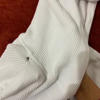 Mavi Hırka Defolu, Renk Farklılığı Var