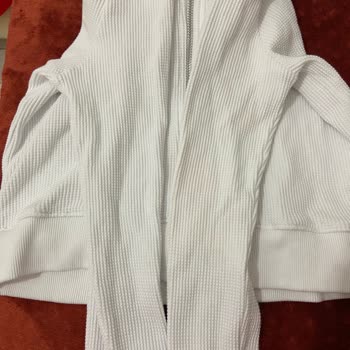 Mavi Hırka Defolu, Renk Farklılığı Var