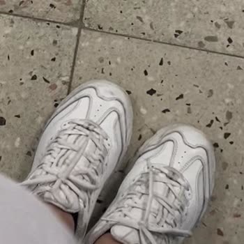 Skechers Ayakkabıda Çöküntü Oldu
