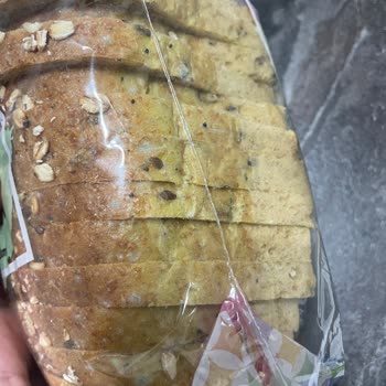 File Market Küflü Ekmek Satışı