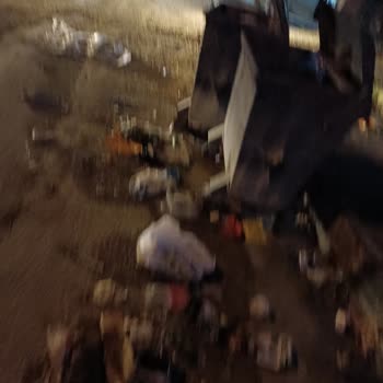 A101 Bursa Kayapa Mağaza Ve Kapı Önlerinin Devamlı Pis Olması