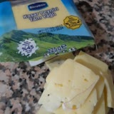 BİM Peynirin İçinden Naylon İp Çıkması