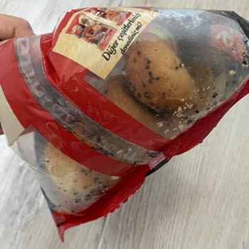 Superfresh Dondurulmuş 6 Adet Poğaça Paketinden 3 Adet Poğaça Çıktı