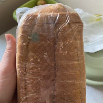 A101 Tarihi Geçmemiş Küflü Ekmeğimi İade Almadı