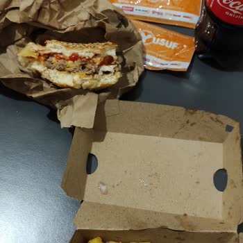 Köfteci Yusuf İçinden Zımba Teli Çıktı