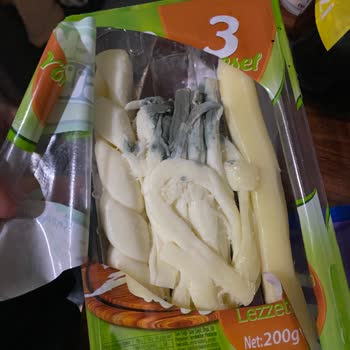 Teksüt Küflü Peynir Satıyor