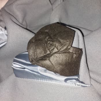 Amazon Ceketin Cebinden Kullanılmış Maske Çıktı