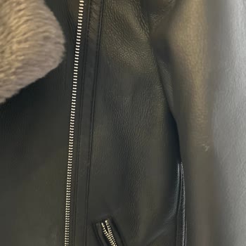 Mango Deri Ceketin Lekeli Gelmesi