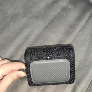 JBL GO 3'ün Altındaki Silikon Yapışkanların Kopması