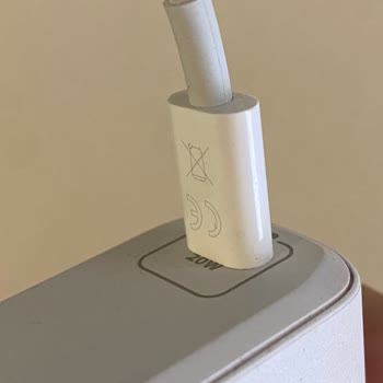 Spigen Türkiye Hatalı Üretim Adaptörü Cihazımın Bataryasını Öldürdü