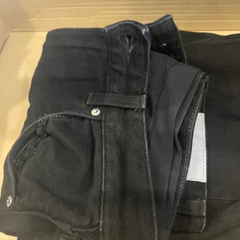 Bershka Kullanılmış İç Çamaşırı Gönderdi