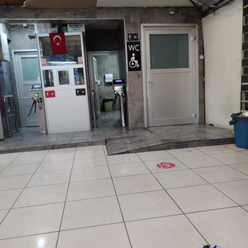 İBB - İstanbul Büyükşehir Belediyesi Engelli WC Nin Kitli Olması