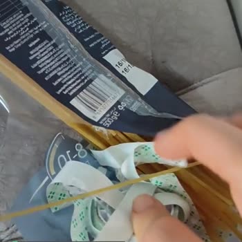 BİM Cardella Makarna İçinden Bant Çıktı