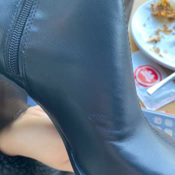 Stradivarius'tan Aldığım Botta Kocaman Kesikler Var